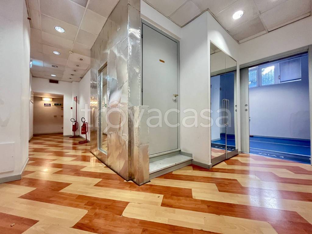 ufficio in vendita a Milano in zona Solari