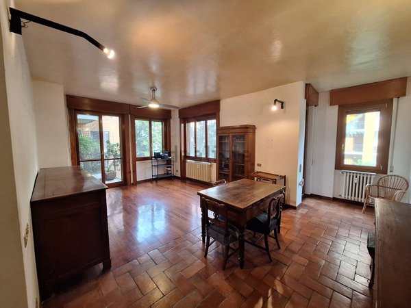 appartamento in vendita a Milano in zona Porta Genova