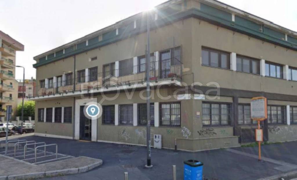 ufficio in vendita a Milano in zona Rogoredo