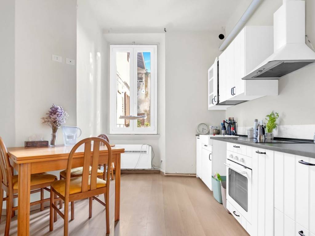 appartamento in vendita a Milano in zona Adriano