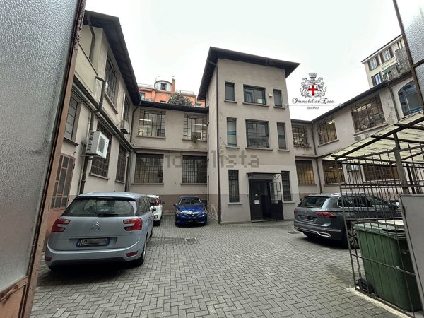 ufficio in vendita a Milano in zona Città Studi