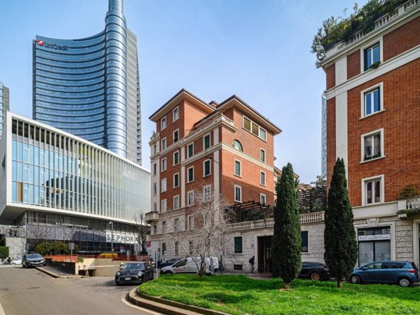 appartamento in vendita a Milano in zona Porta Garibaldi
