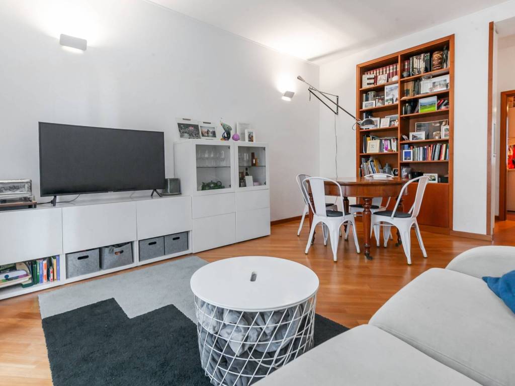 appartamento in vendita a Milano in zona Isola