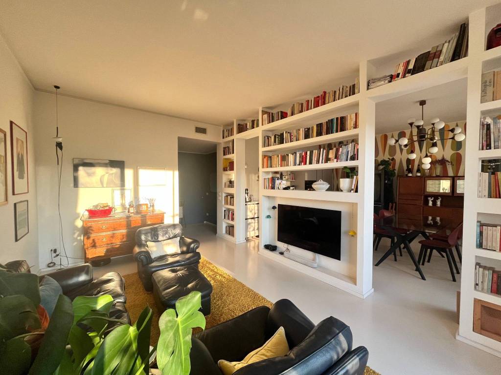 appartamento in vendita a Milano in zona Città Studi