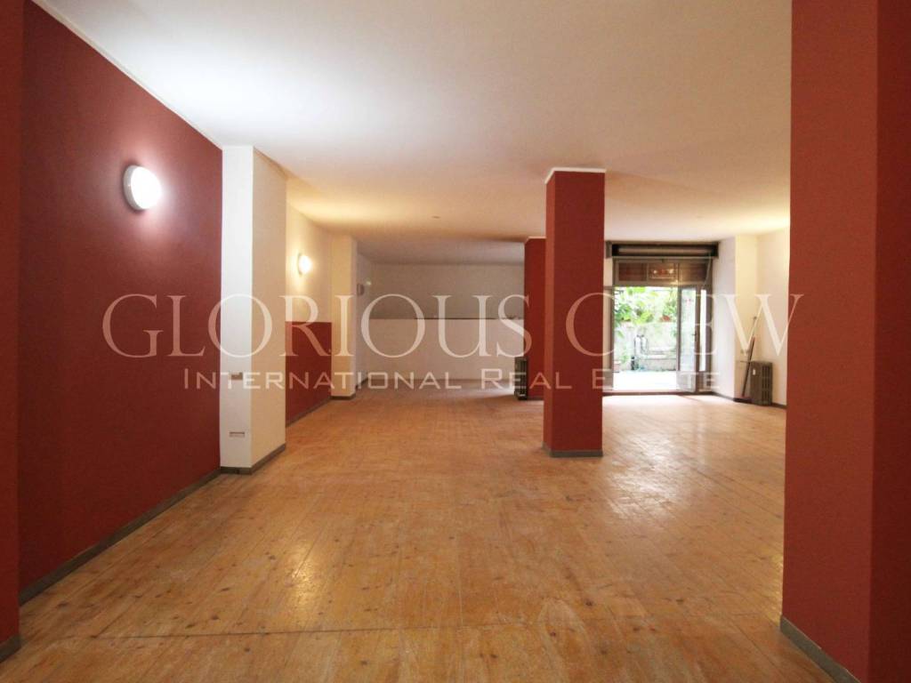 ufficio in vendita a Milano in zona Porta Genova