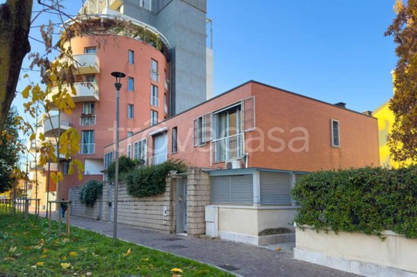 casa indipendente in vendita a Milano in zona Lambrate