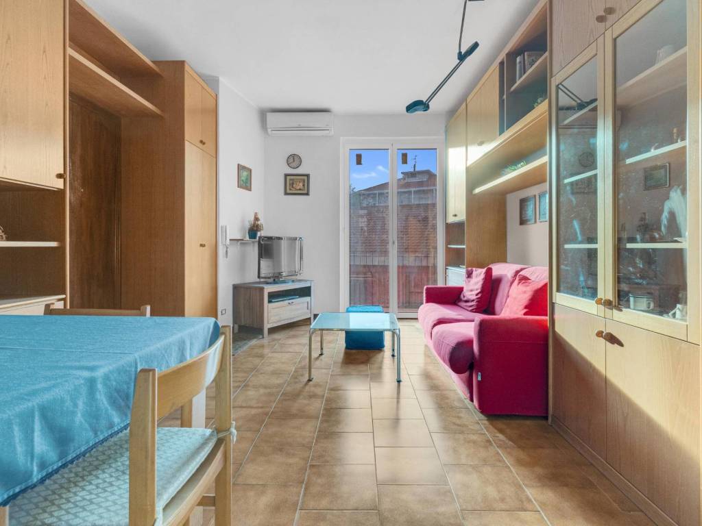 appartamento in vendita a Milano in zona Lambrate