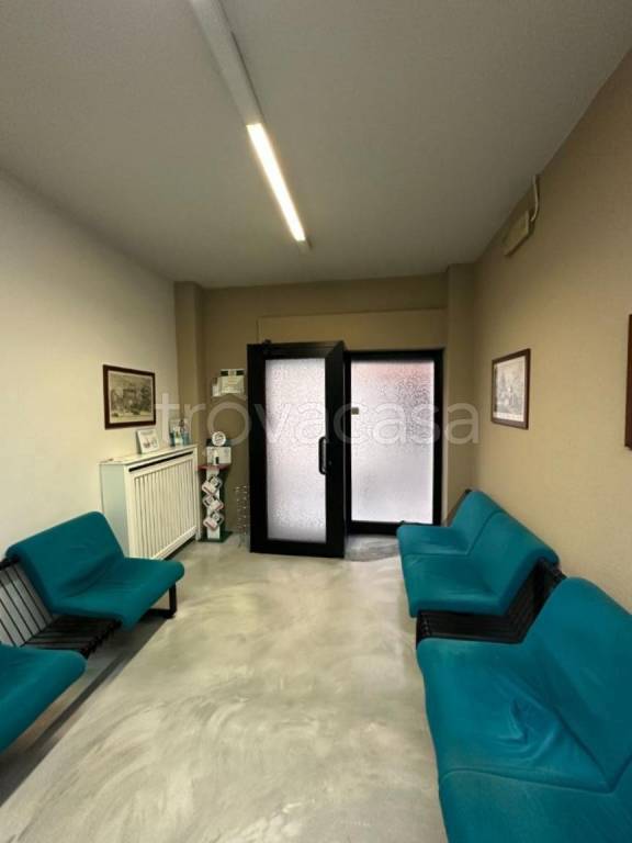 negozio in vendita a Milano in zona Affori