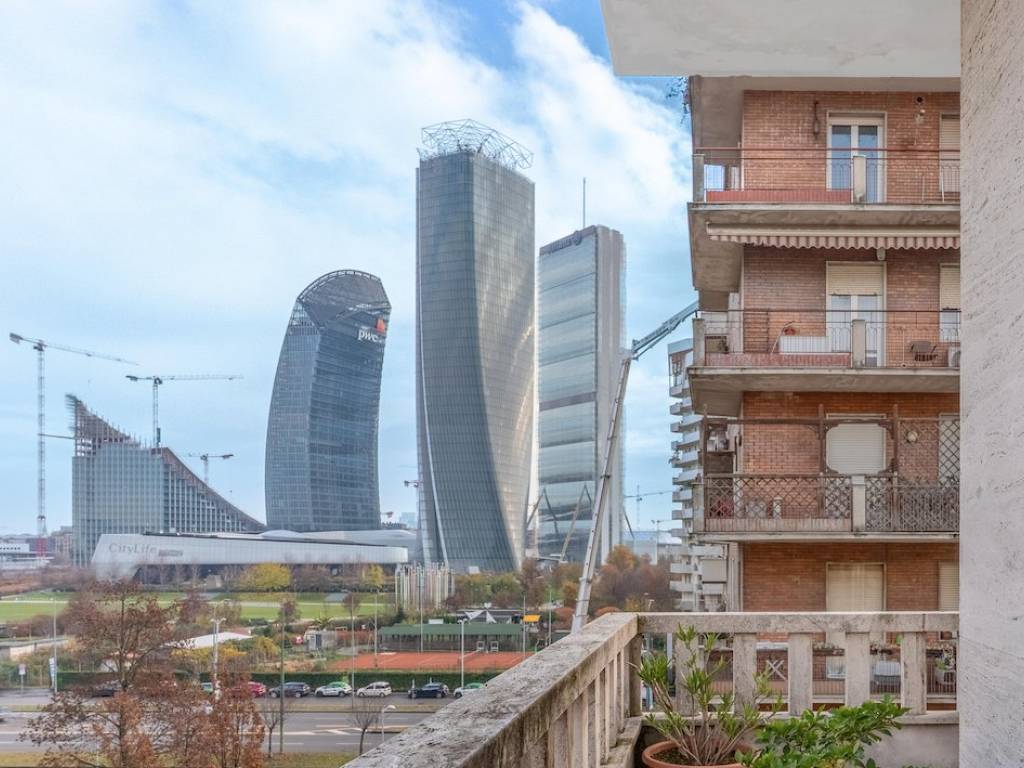 appartamento in vendita a Milano in zona Sempione