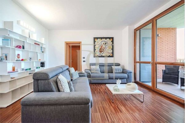 appartamento in vendita a Milano in zona Feltre