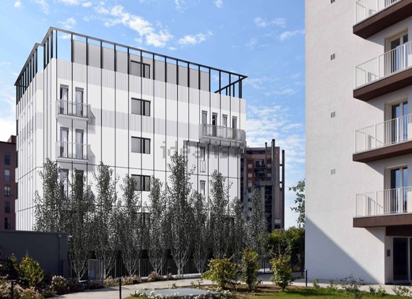 appartamento in vendita a Milano in zona Lorenteggio