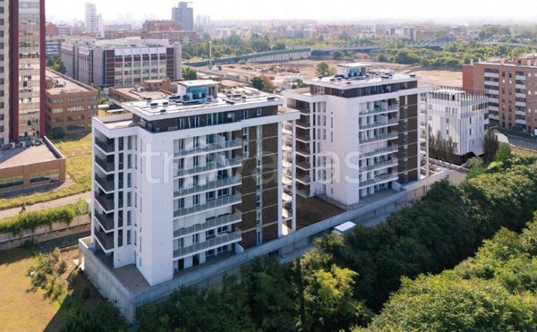 appartamento in vendita a Milano in zona Lorenteggio