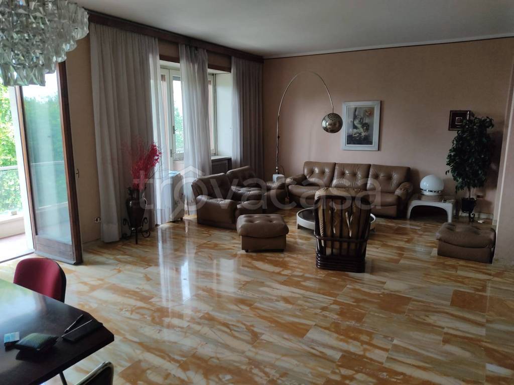 appartamento in vendita a Milano in zona Sempione