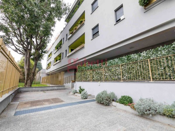 appartamento in vendita a Milano in zona Montalbino