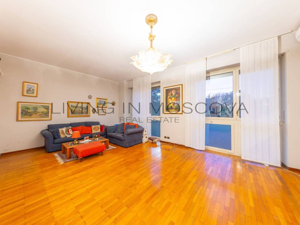 appartamento in vendita a Milano in zona Porta Nuova