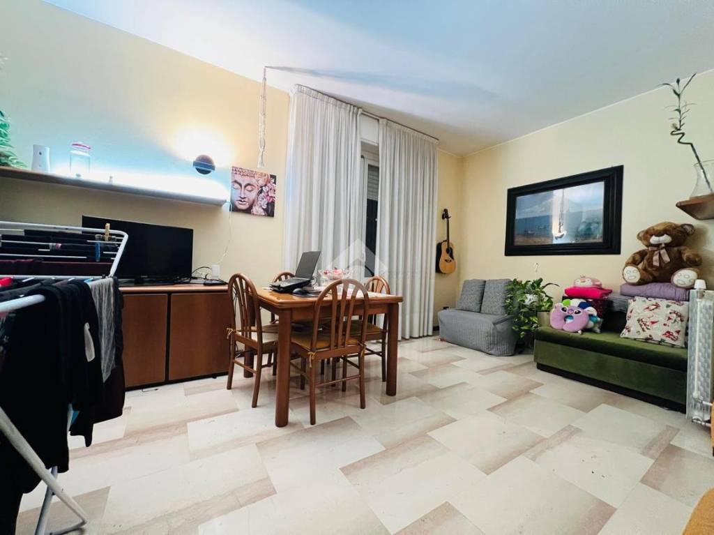 appartamento in vendita a Milano in zona Famagosta