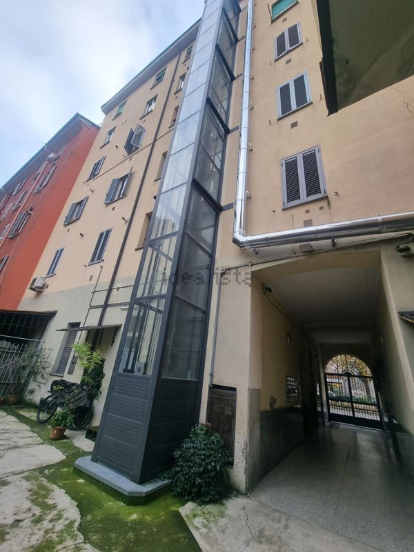 appartamento in vendita a Milano in zona Piazzale Lodi