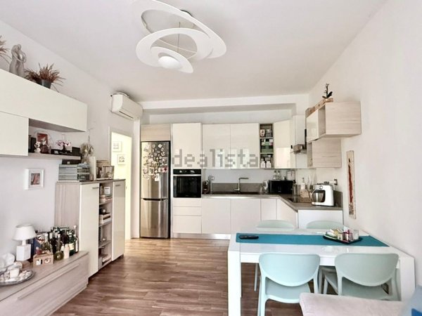 appartamento in vendita a Milano in zona Lorenteggio