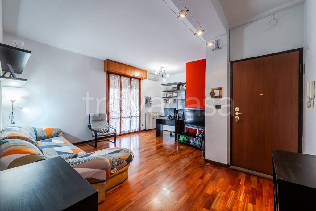 appartamento in vendita a Milano in zona Solari