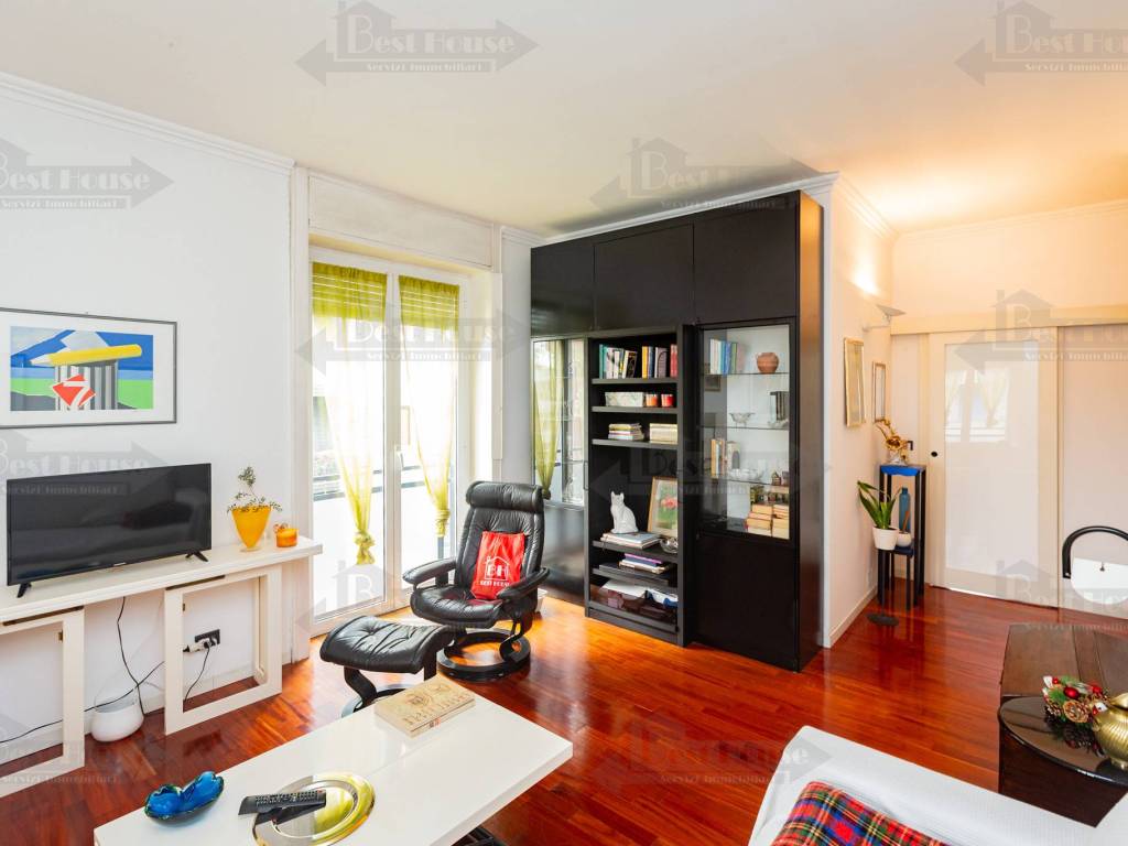 appartamento in vendita a Milano in zona Cascina dei Pomi