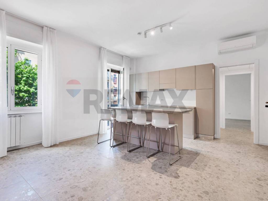 appartamento in vendita a Milano in zona Bocconi