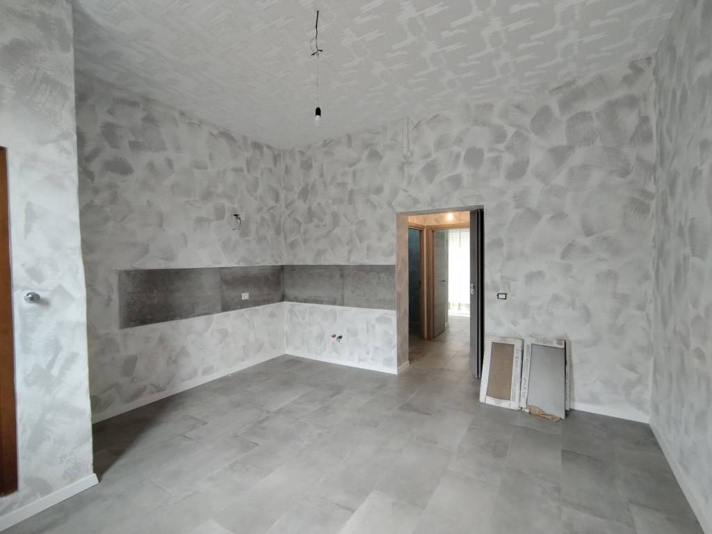 appartamento in vendita a Milano in zona Baggio