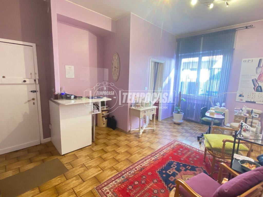 appartamento in vendita a Milano in zona Lorenteggio