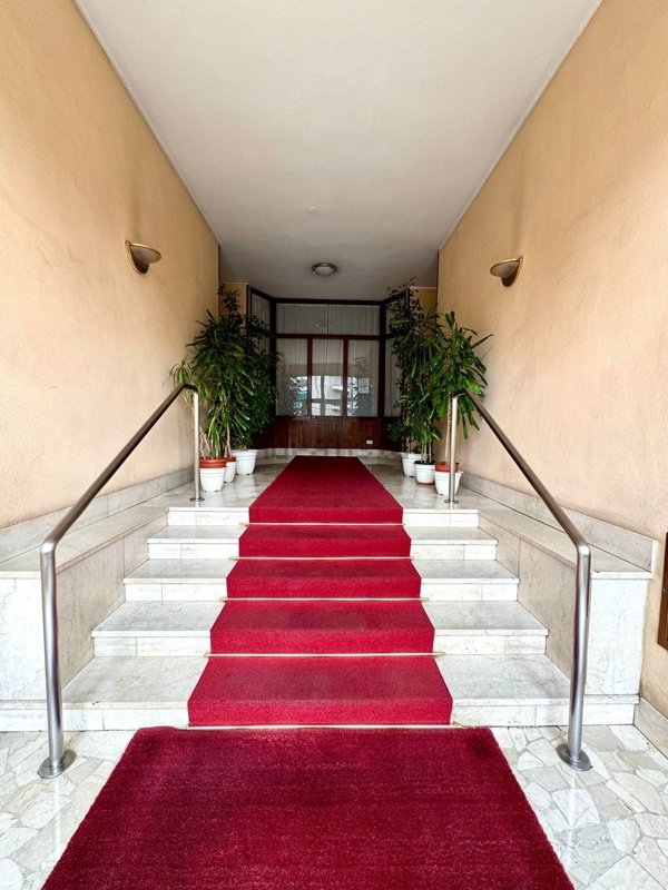 appartamento in vendita a Milano in zona Famagosta