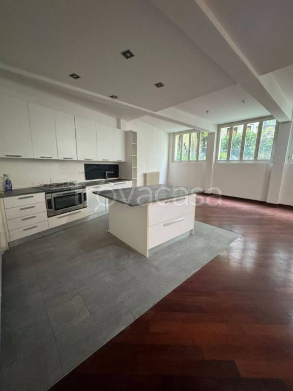 appartamento in vendita a Milano in zona Loreto