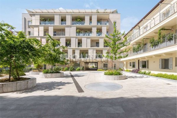appartamento in vendita a Milano in zona Isola