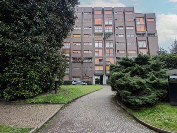 appartamento in vendita a Milano in zona Stadera
