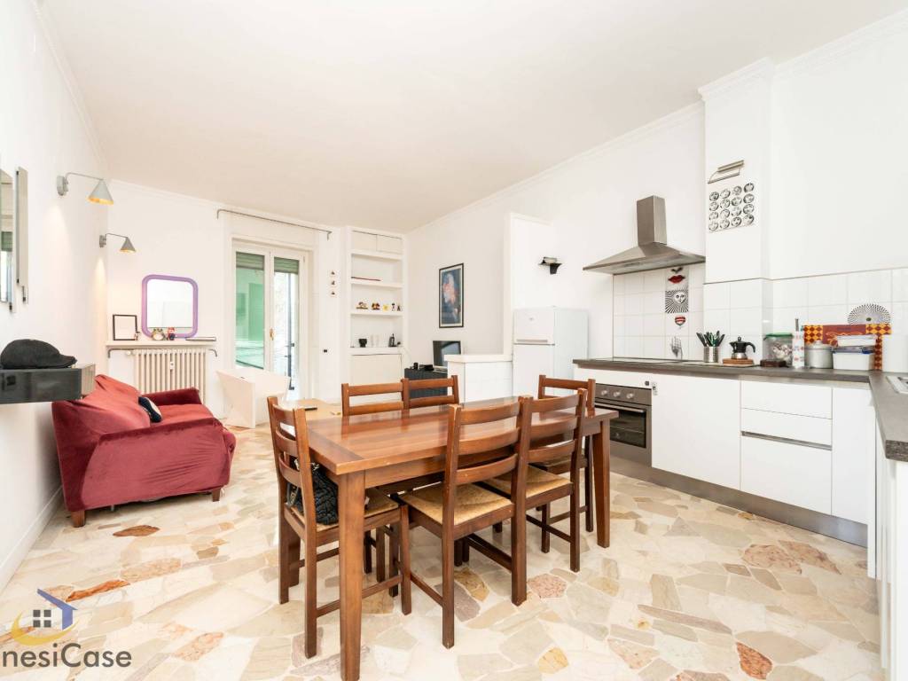 appartamento in vendita a Milano in zona Vigentino