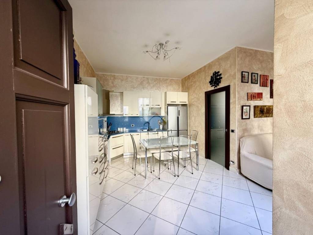 appartamento in vendita a Milano in zona Centro Direzionale