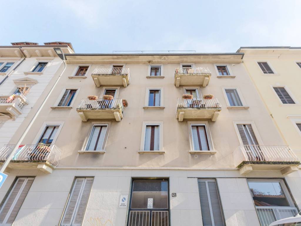 appartamento in vendita a Milano in zona Chiesa Rossa