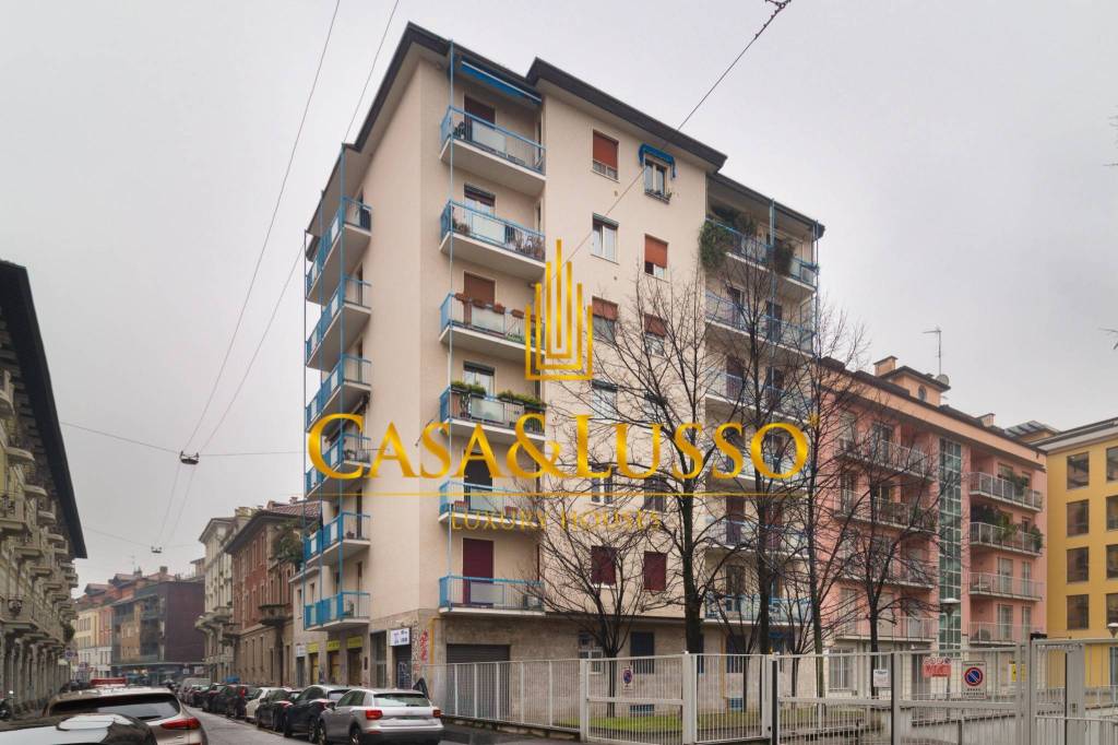 appartamento in vendita a Milano in zona Bocconi