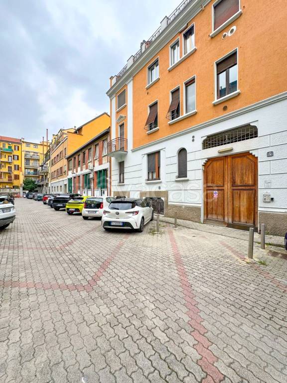 appartamento in vendita a Milano in zona Bocconi