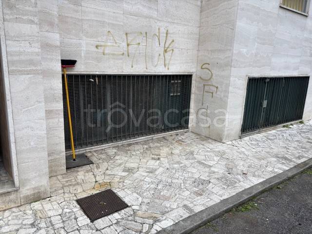 appartamento in vendita a Milano in zona Lorenteggio