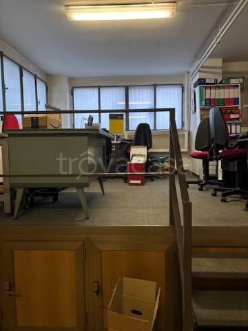 appartamento in vendita a Milano in zona Lorenteggio