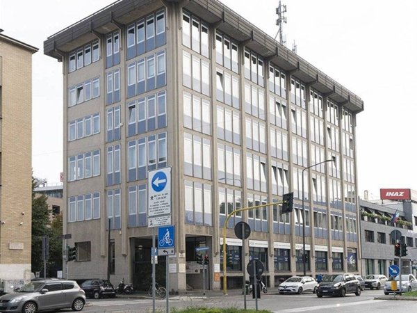 ufficio in vendita a Milano in zona Precotto