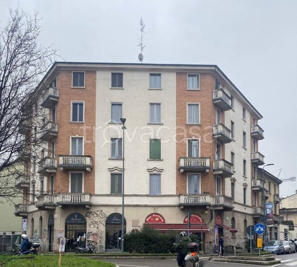 appartamento in vendita a Milano in zona Barona