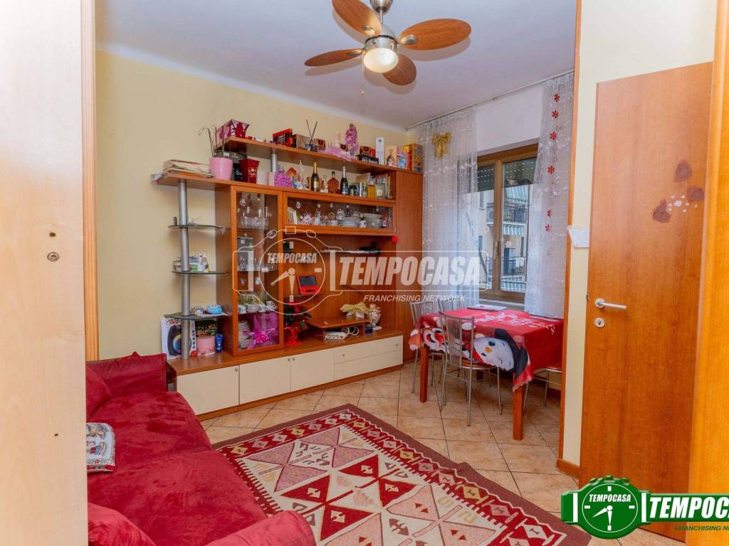 appartamento in vendita a Milano in zona Baggio