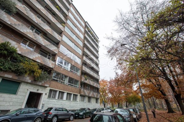 appartamento in vendita a Milano in zona Sempione