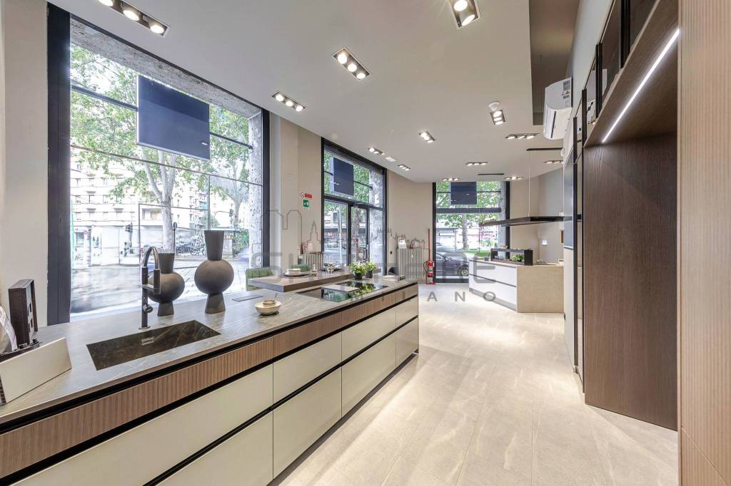 negozio in vendita a Milano in zona Stazione Centrale