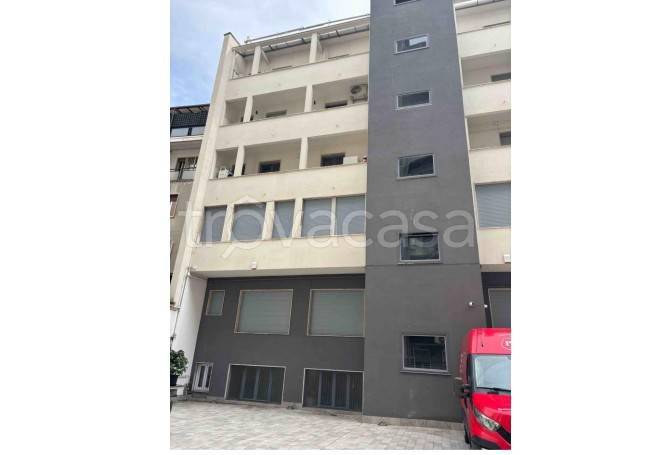 appartamento in vendita a Milano in zona Guastalla