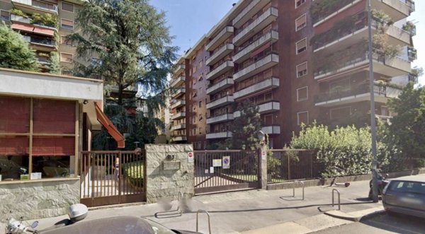 appartamento in vendita a Milano in zona Sempione