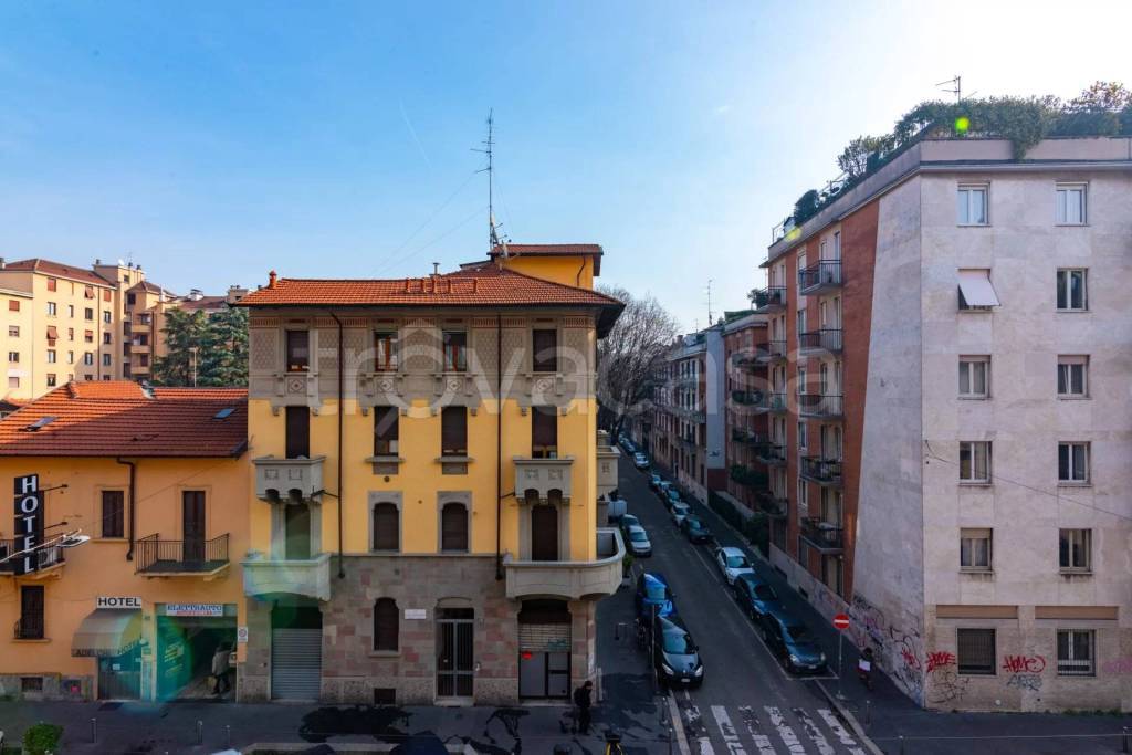 appartamento in vendita a Milano in zona Casoretto