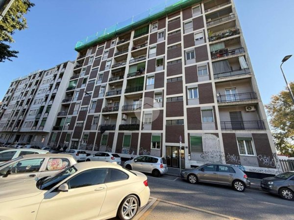 appartamento in vendita a Milano in zona Famagosta