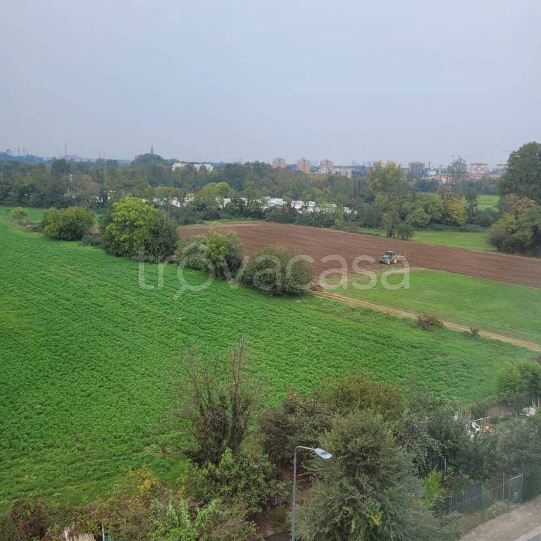 appartamento in vendita a Milano in zona Baggio