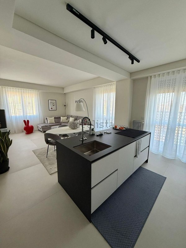 appartamento in vendita a Milano in zona Forlanini