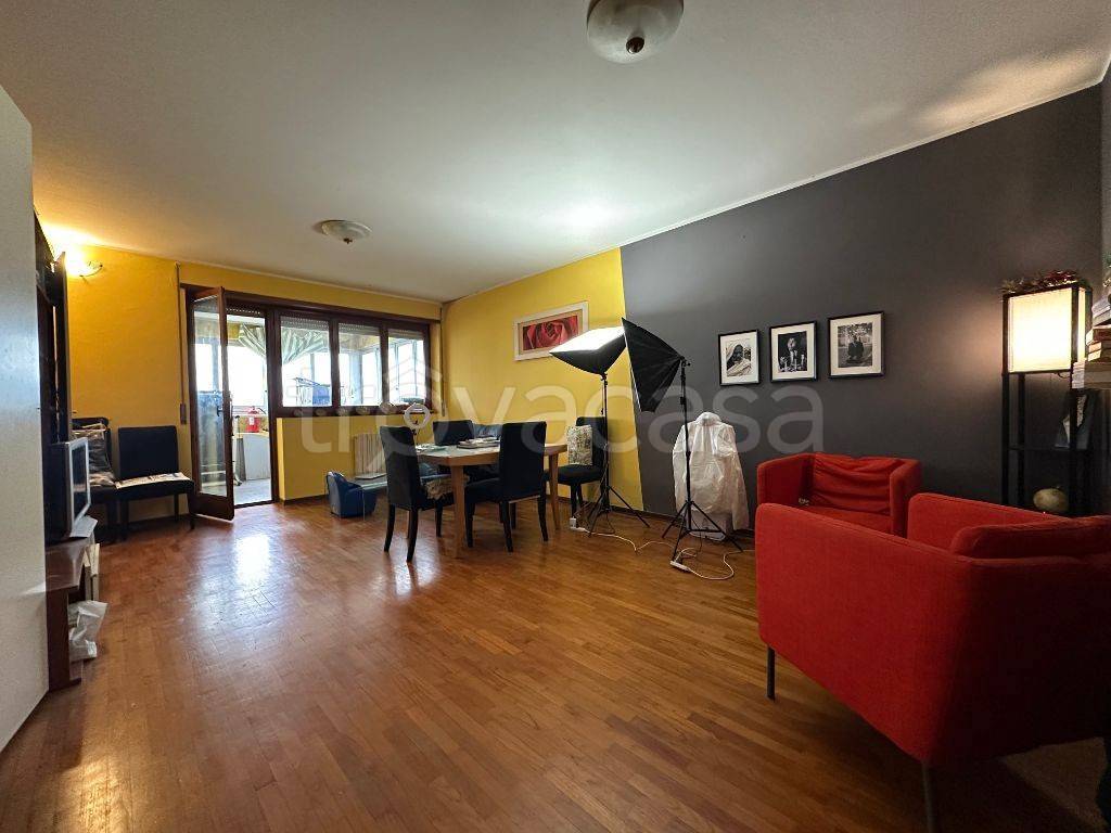 appartamento in vendita a Milano in zona Corvetto